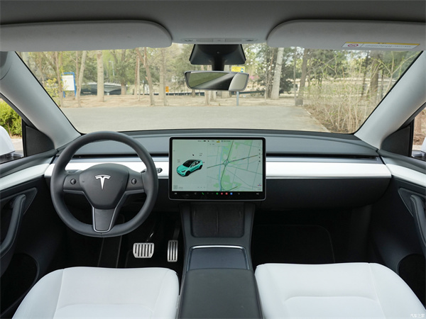 Tesla моделі Y