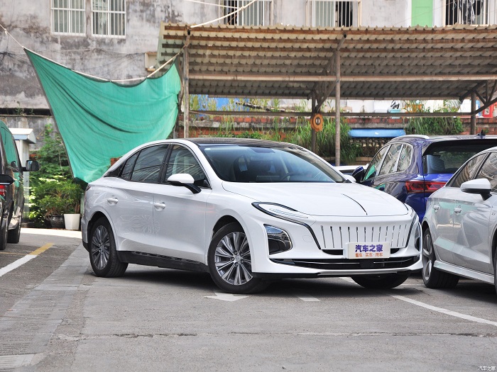 HongQi EQM5